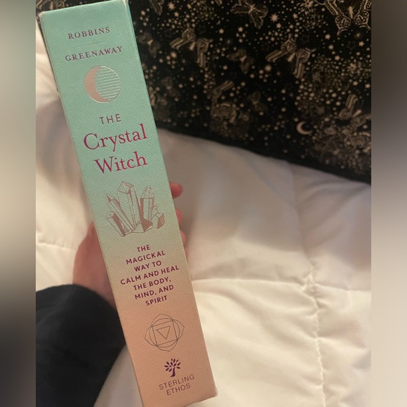 The Crystal Witch book of healing with crystals and other earth’s treasures - Picture 5 of 6